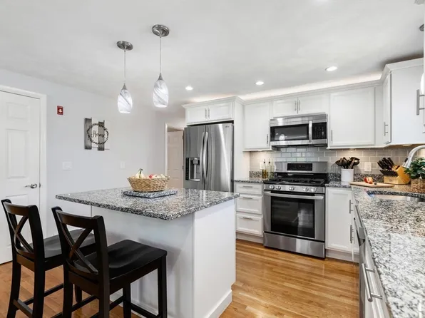 127 Bartholomew St, Peabody, MA 01960