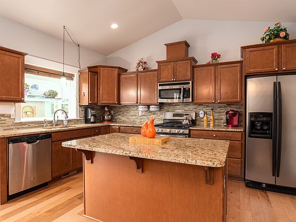 5th image of 3047 Pine Creek Dr