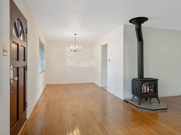 5th image of 413 Rosalie Drive