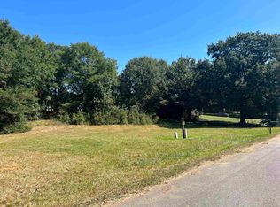 155 Lakeview Dr, Cowpens, SC 29330