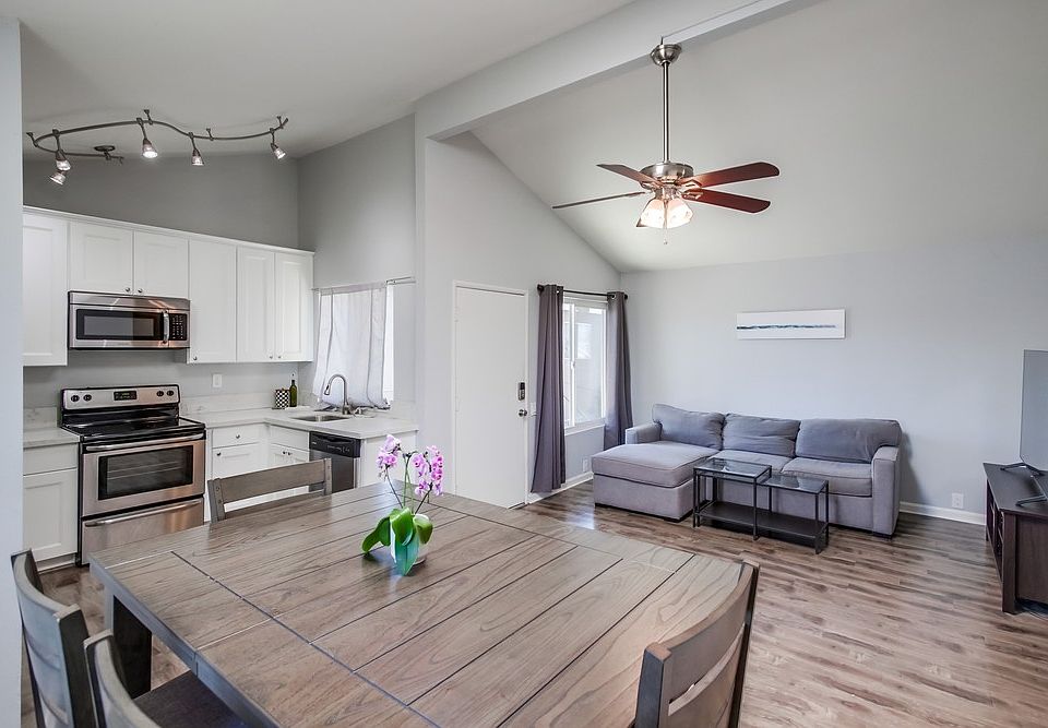 1st image of 4531 Winona Ave APT 3