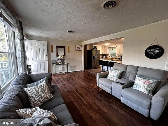 4th image of 217 Alta Vista Dr