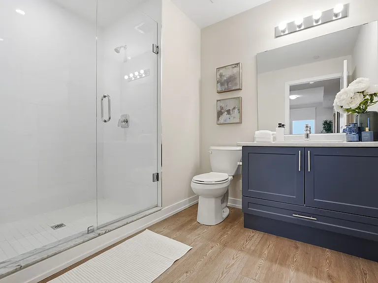 870 Queenston Rd — Photo 34