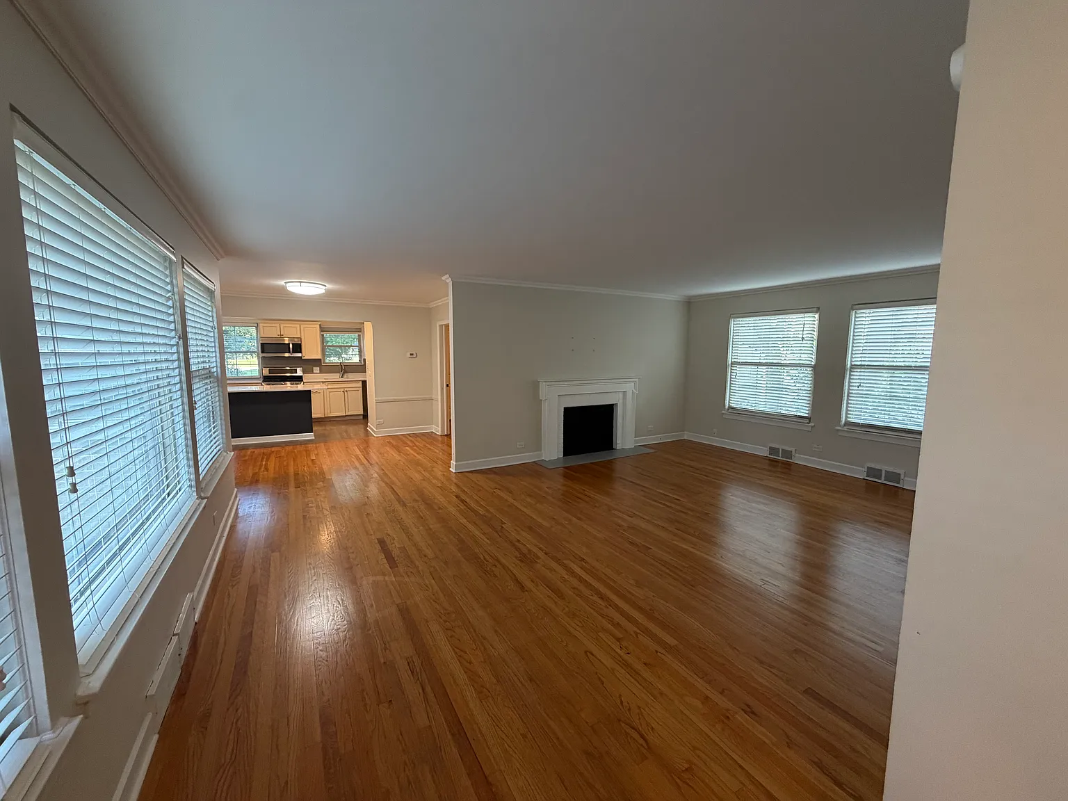 3 bed, 1700 sqft, $5,000 — Photo 3