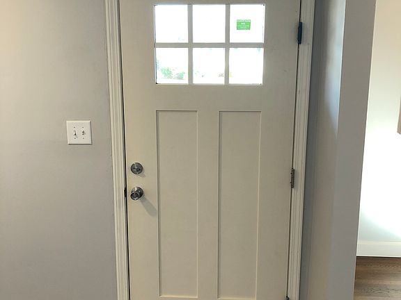 3rd image of 144 Beechtree Dr