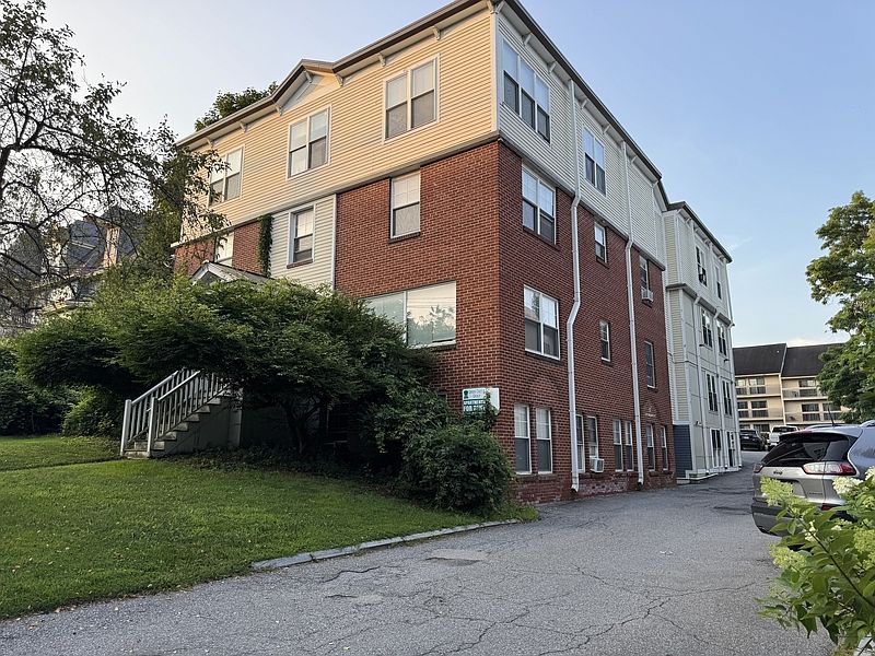 1st image of 361 Pearl St Unit 6