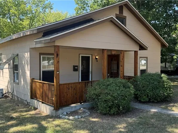 642 S College St, Nevada, MO 64772