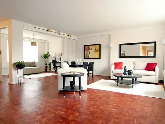 Sold by Sotheby's International Realty | media 23