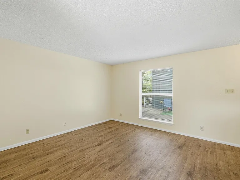 2319 Greenfield Pkwy #103 — Photo 6