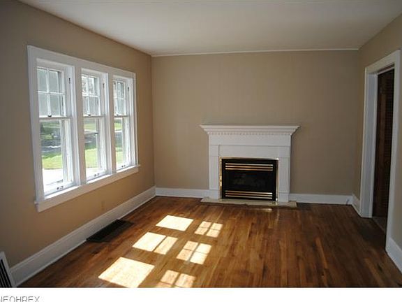 4th image of 2046 12th St