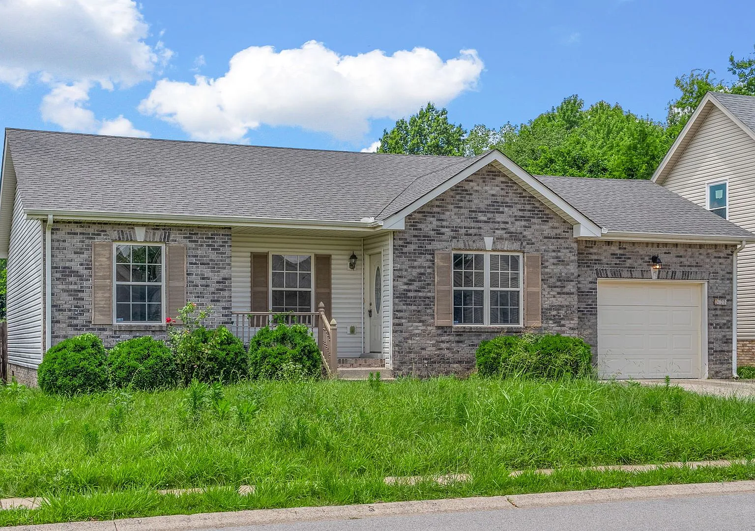 3 Bedroom 2 Bath Pet Friendly Home For Rent! — Photo 2
