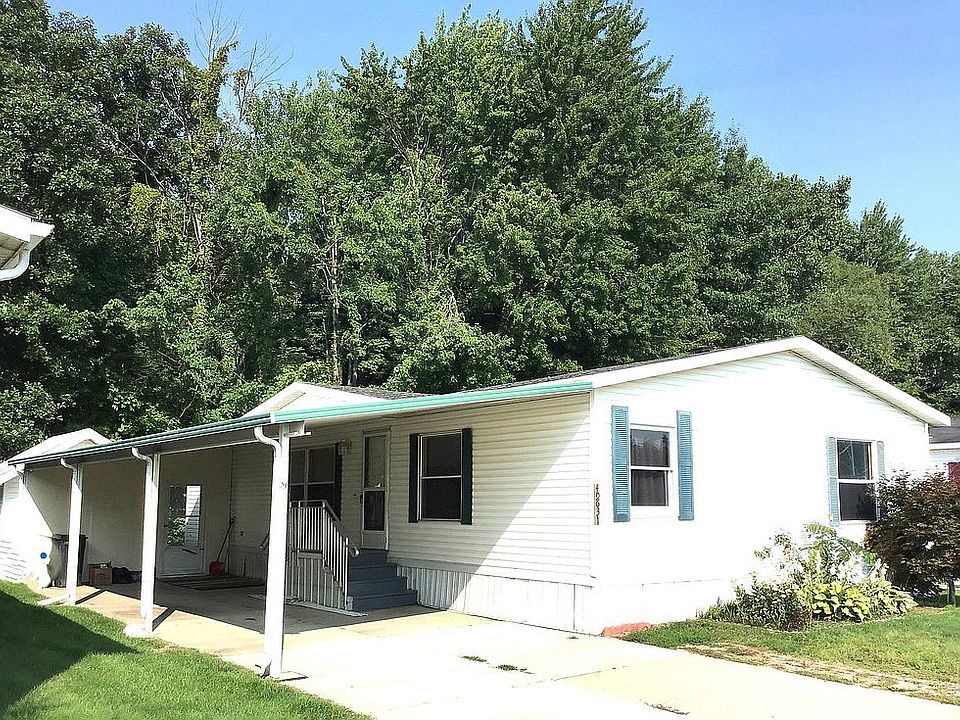 1st image of 49631 Wintergreen Dr