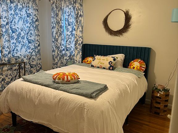 queen bed