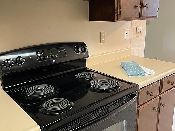 3rd image of 912 Capitola Ave #19