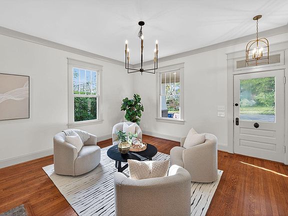 4th image of 504 Tilden St