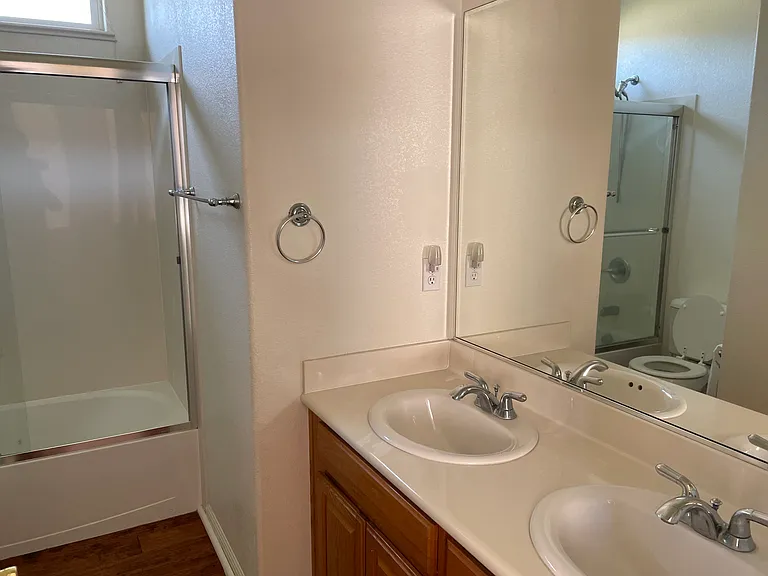 5005 Beach Wood Dr — Photo 17