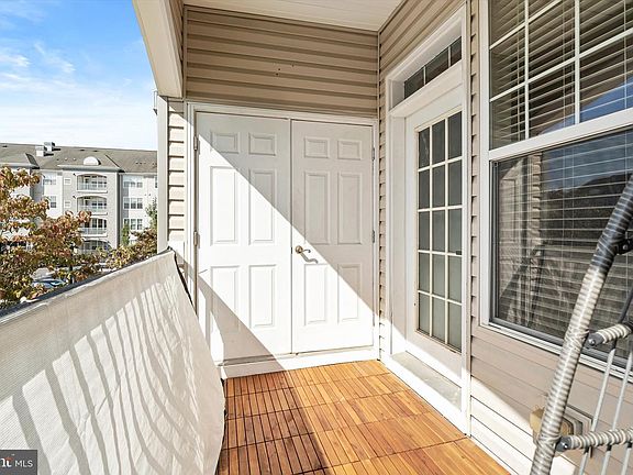 3rd image of 325 Masterson Ct