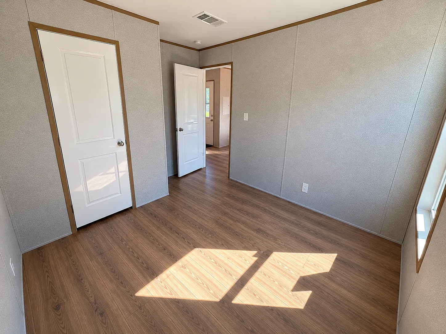 3 bed, $1,600 — Photo 3