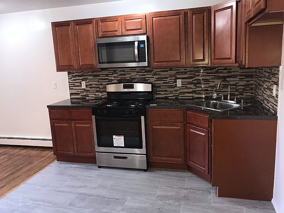 3rd image of 606 56th St APT 9