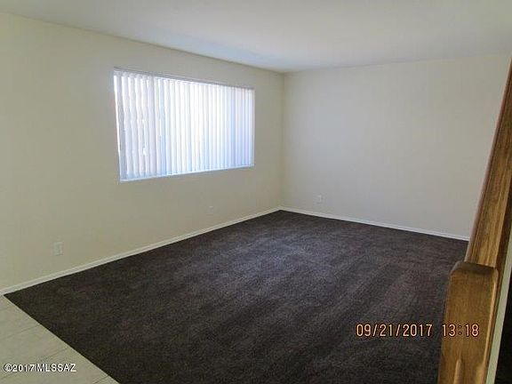 4th image of 934 N Desert Ave