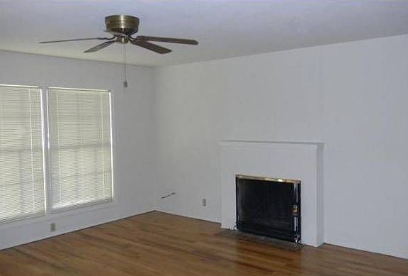 3rd image of 6268 4th Ave