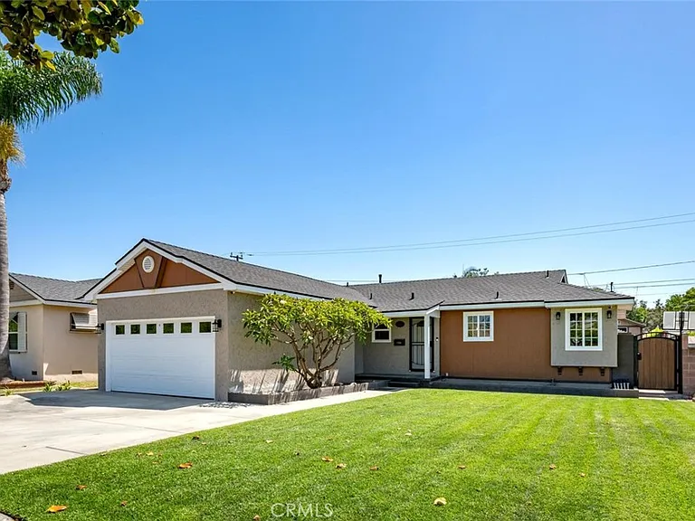 5818 Woodruff Ave — Photo 1