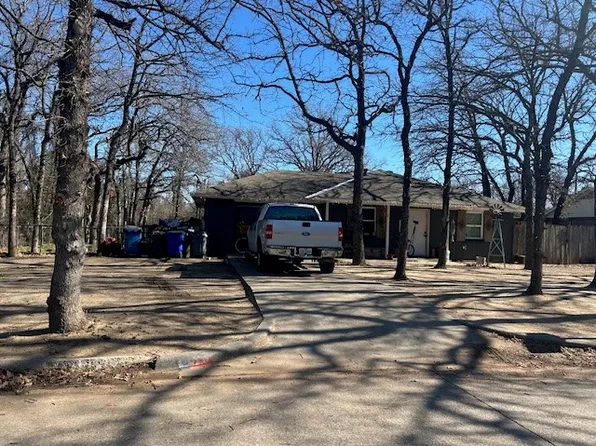 840 Red Oak Ct, Azle, TX 76020