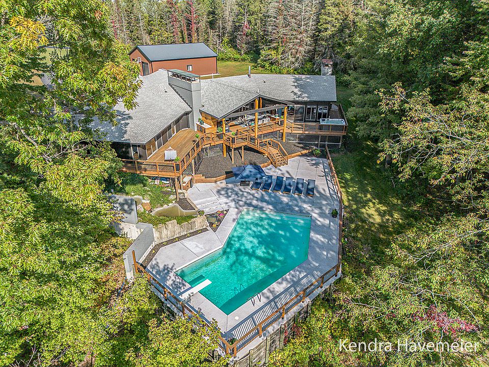 1st image of 11501 Cedar Creek Ln NE