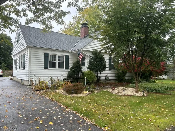 466 Eastlawn St, Geneva, OH 44041