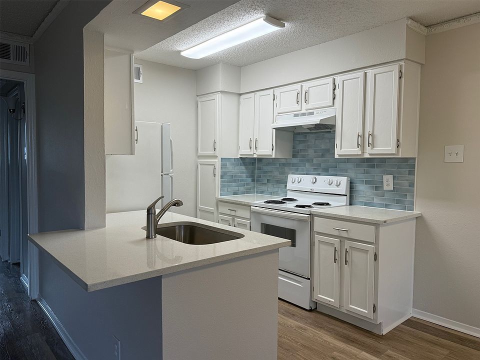 1st image of 3624 Parkridge Dr #214