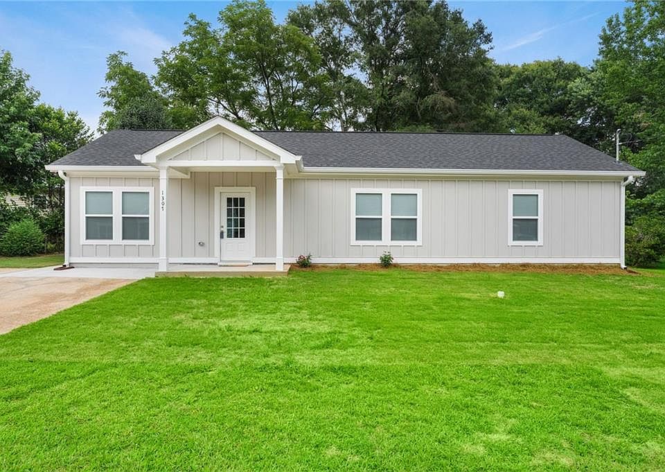 1st image of 1307 Cochise Cir