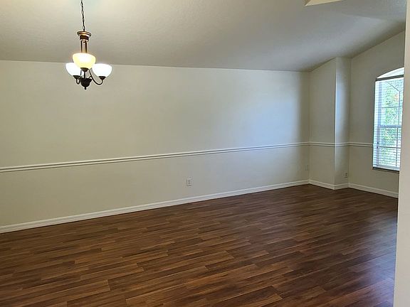 3rd image of 3109 Turnberry Blvd