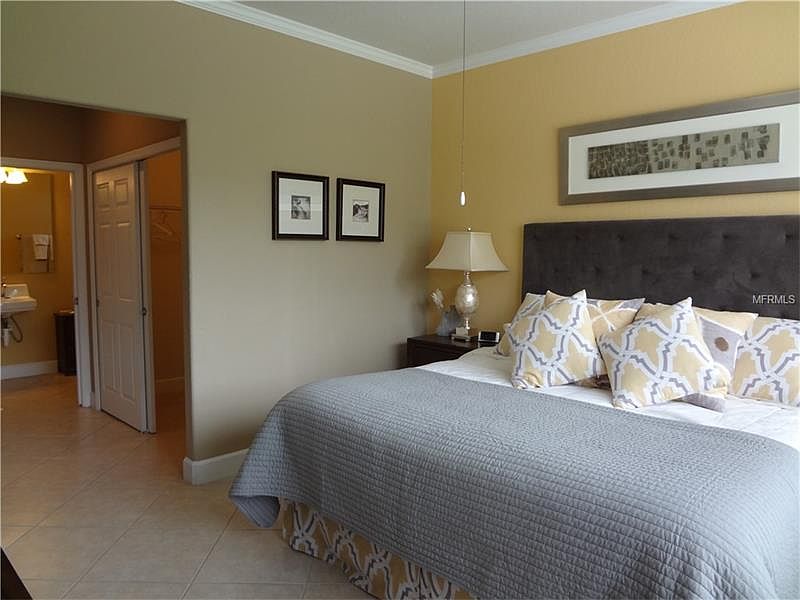 2nd image of 500 Lago Loop