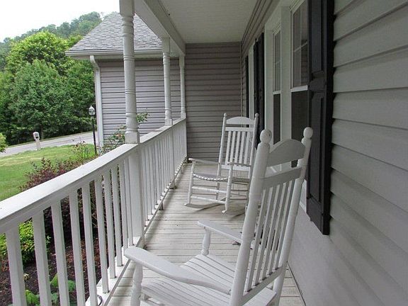 3rd image of 4329 Toddsbury Dr