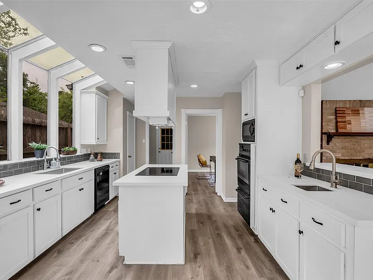 8206 Debbie Gay Dr — Photo 13
