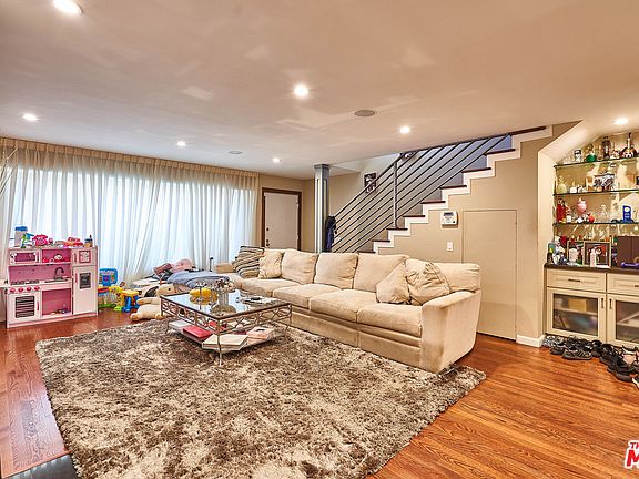 4th image of 4321 Matilija Ave APT 15