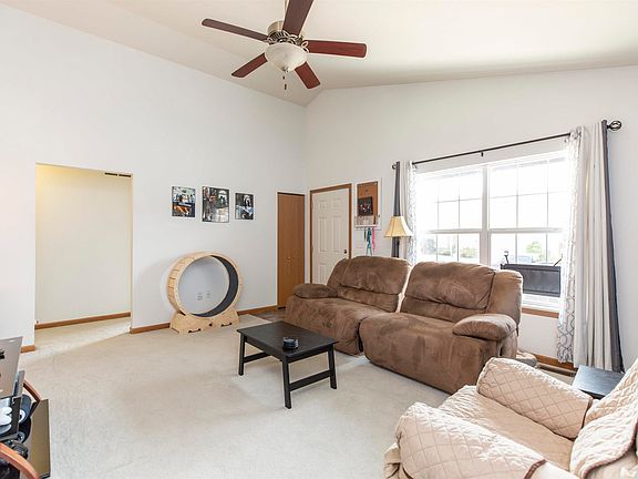 3rd image of 1008 Mallard Dr