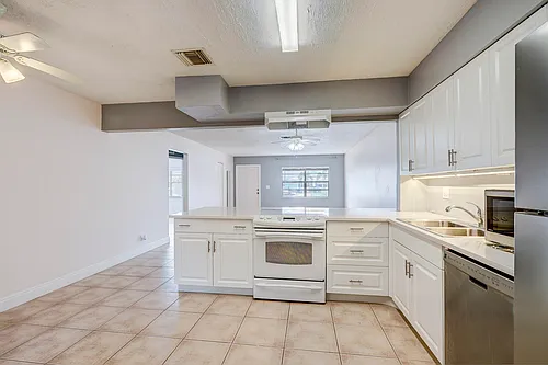 3929 Kenas St Photo 1