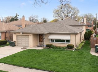 5732 Keeney St, Morton Grove, IL 60053
