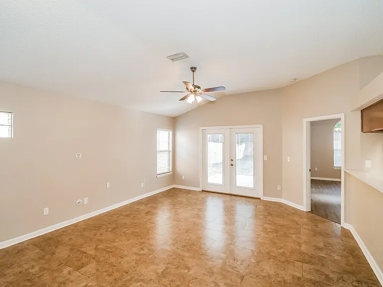 1141 Brookwood Bluff Rd E — Photo 3