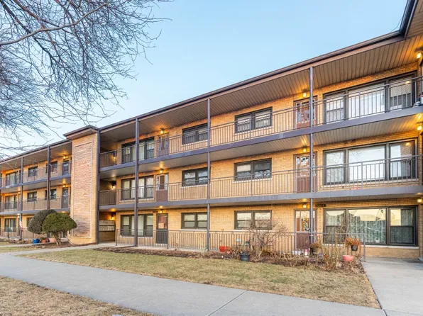 4805 N Harlem Ave #2, Chicago, IL 60656