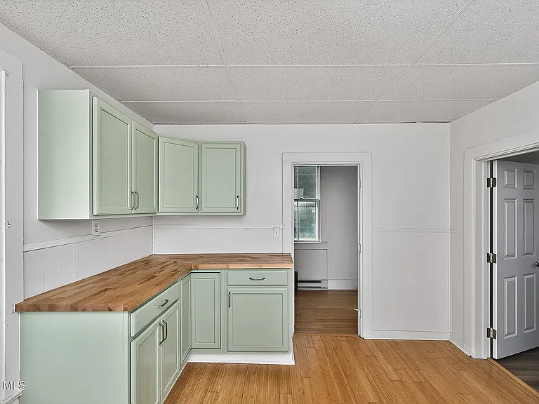 138 Davis Ave #2 — Photo 18