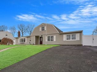 38 College Hills Dr, Farmingville, NY 11738