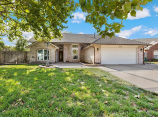 1121 Sennybridge Dr, Yukon, OK 73099