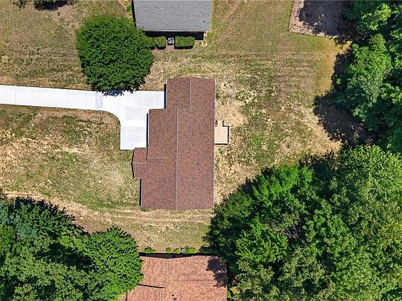 2nd image of 4218 Farlow Dr