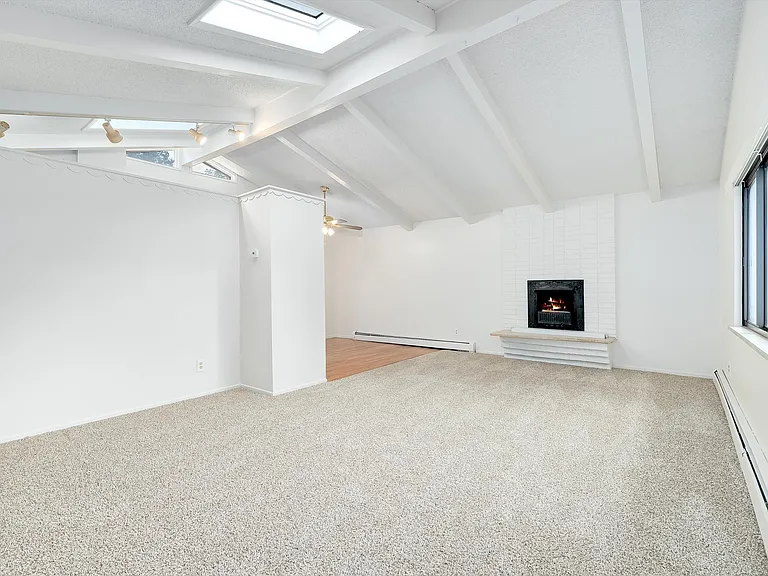 850 W Chenango Ave — Photo 3