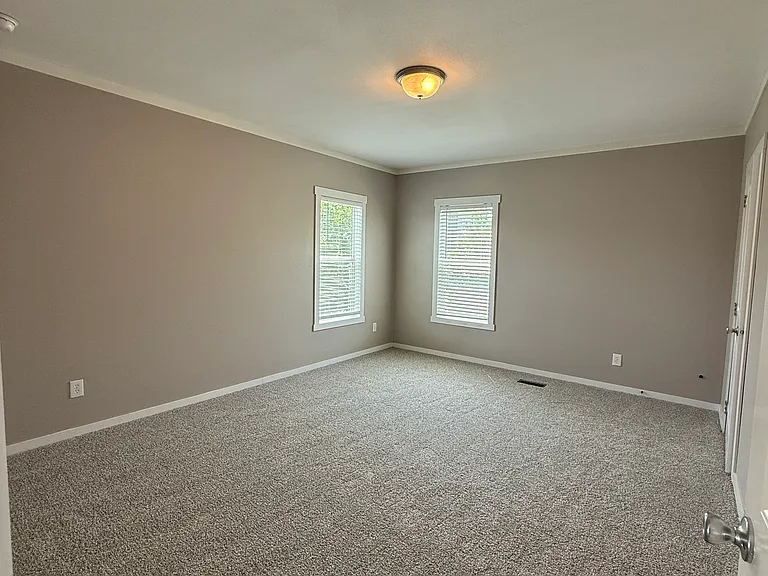 Oak Crest — Photo 26