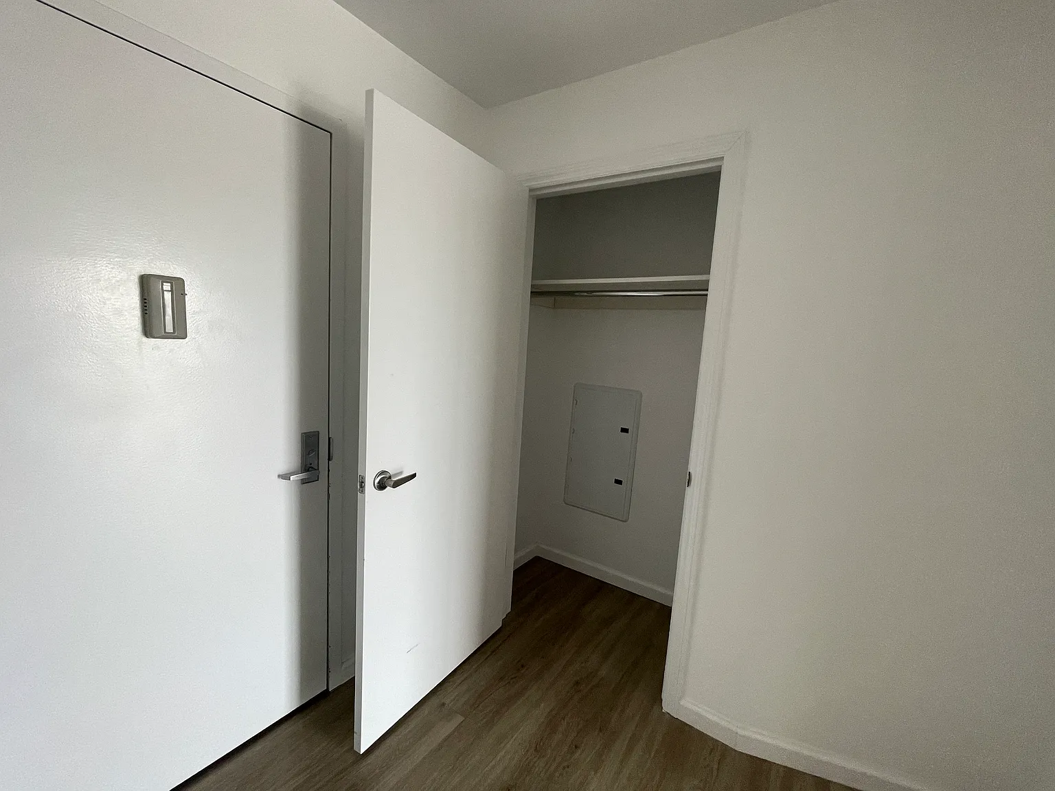 1 bed, $2,044 — Photo 2