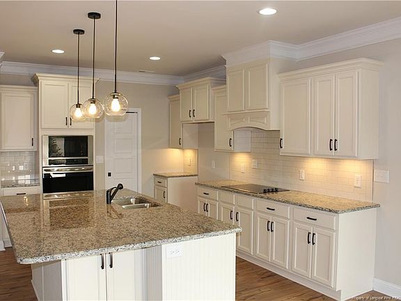 5th image of 15 Castello Ct