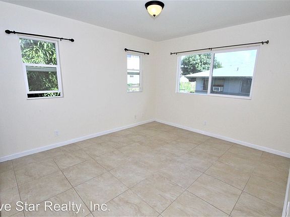 3rd image of 3120 Winam Ave